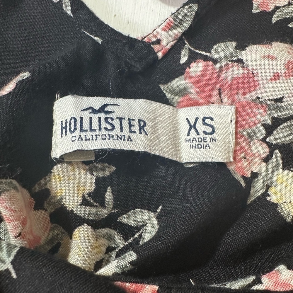 Hollister Jumpsuit Womens XS Romper Jumper Shorts Floral Halter Neck Black - Picture 3 of 10